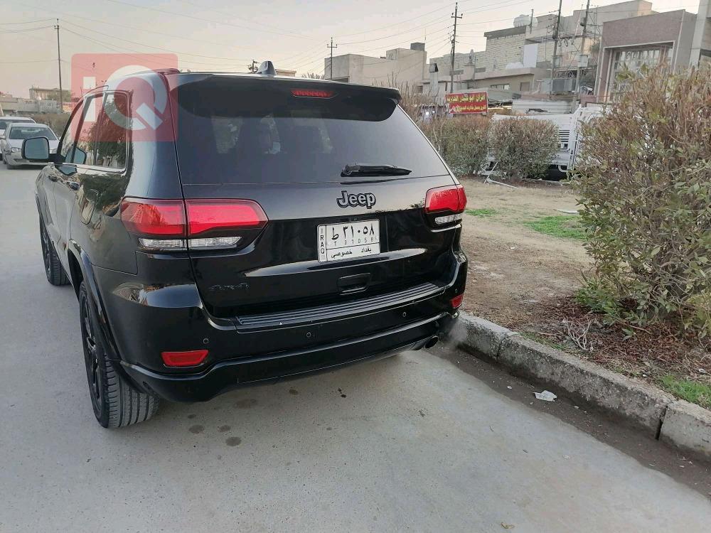 جیپ گراند شیرۆکی